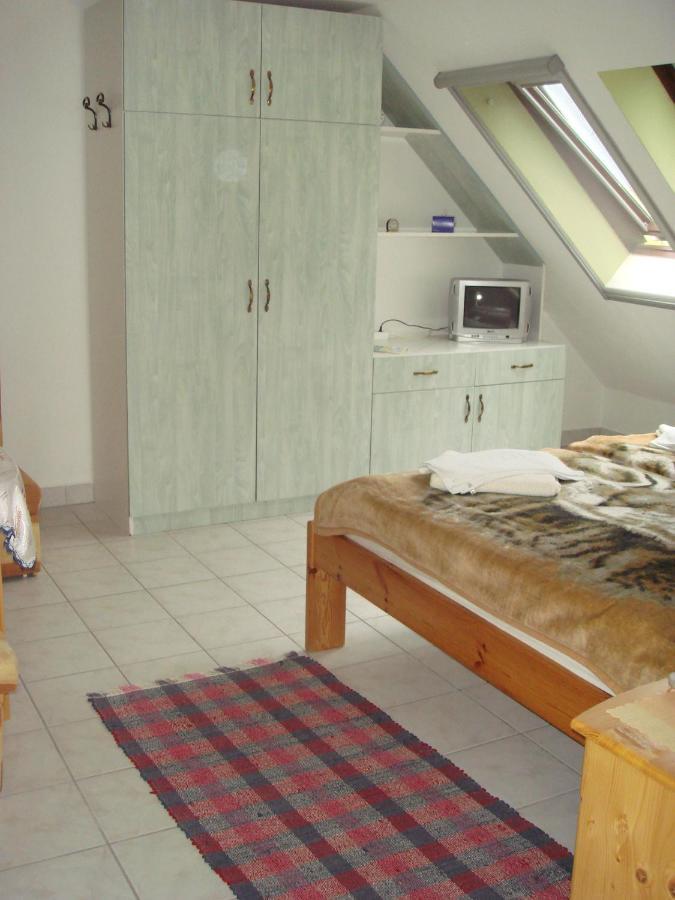 Roza Hotel Es Apartmanhaz Esztergom Exterior photo