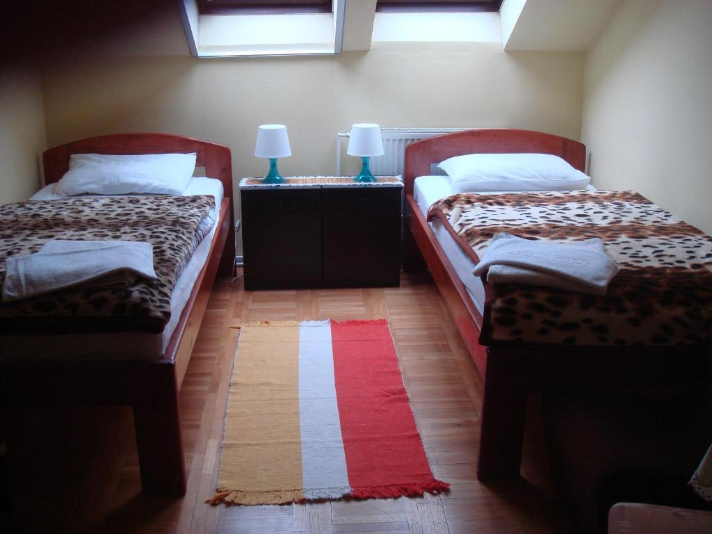 Roza Hotel Es Apartmanhaz Esztergom Room photo