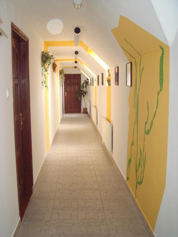 Roza Hotel Es Apartmanhaz Esztergom Exterior photo